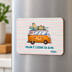 Íman de frigorífico Viajar é Cuidar da Alma em ambiente de cozinha