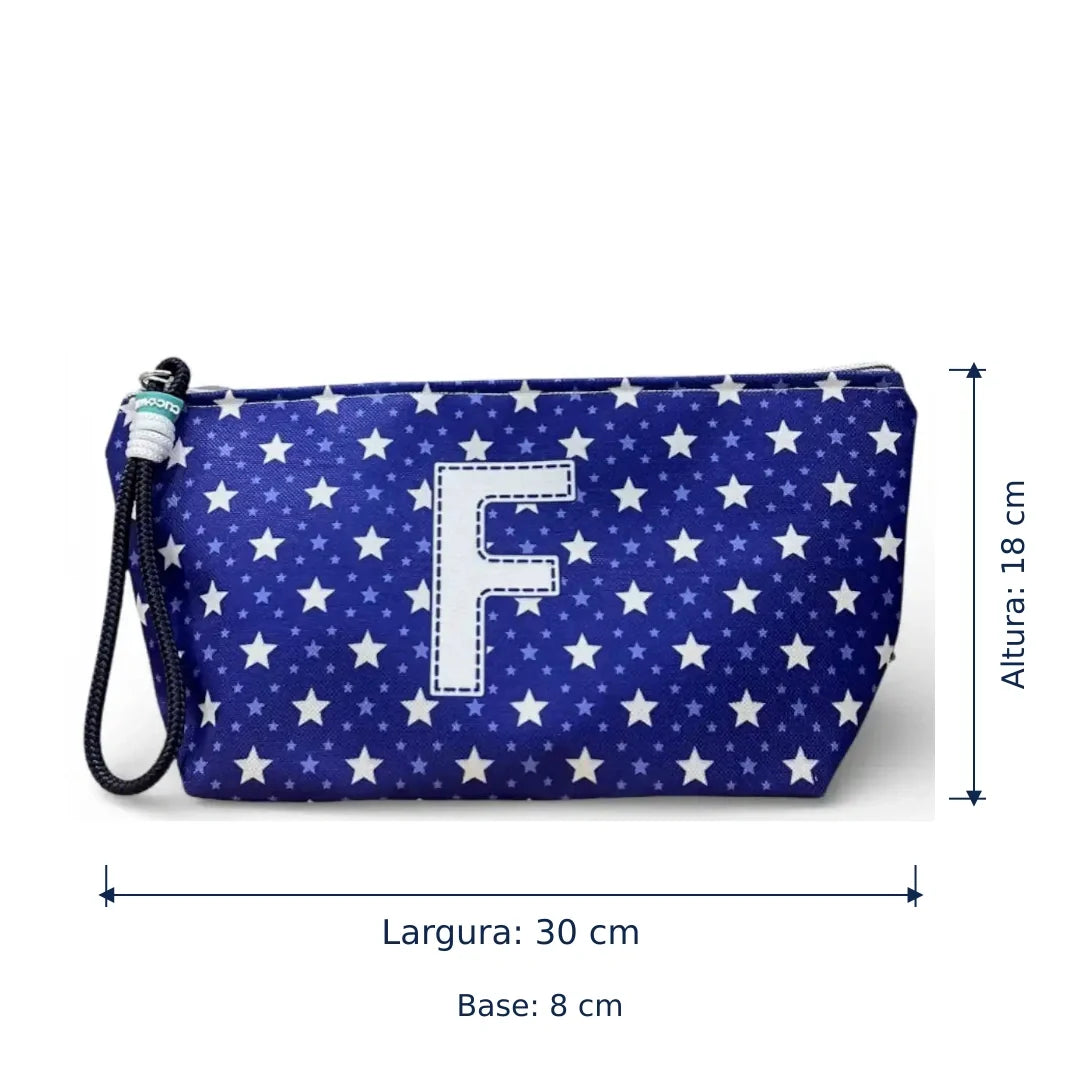 Bolsa Alex azul com letra F — largura de 30 cm, altura de 18 cm e base de 8 cm.