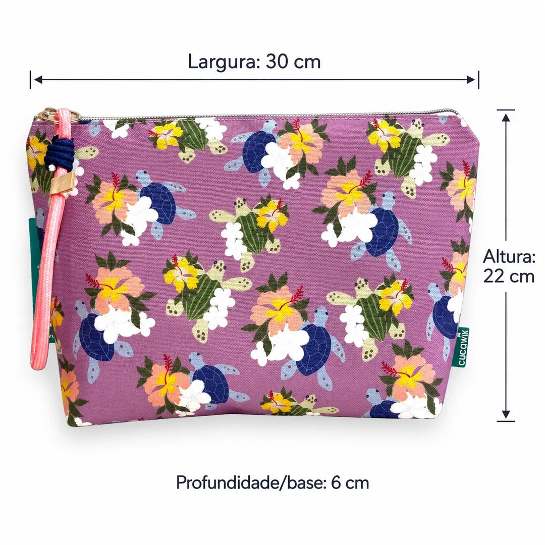 Necessaire Grande Impermeável Gal Tartarugas e Flores Tropical Lilás — medidas 30 cm de largura, 22 cm de altura e 6 cm de base
