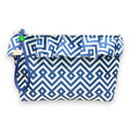 Bolsa Maggy Grande Impermeável com Folho Interligado Geométrico Azul Branco | Cucawik
