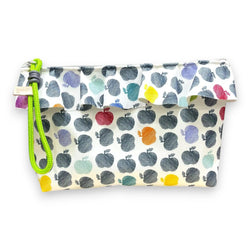 Necessaire Grande Impermeável Maggy com Folho Maçãs Coloridas | Cucawik
