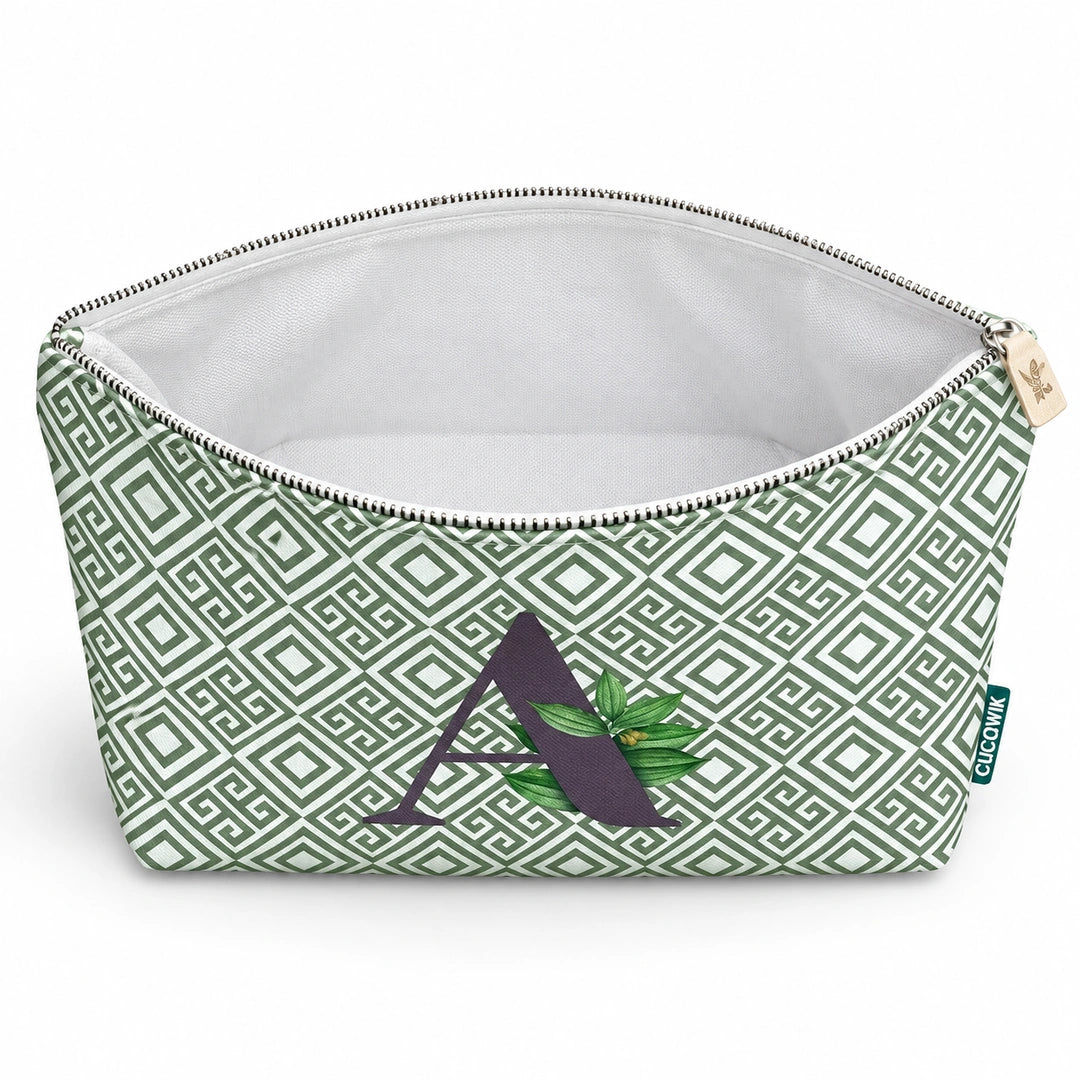 Bolsa Guta verde letra A — aberta e vazia, interior branco sem forro e sem divisórias