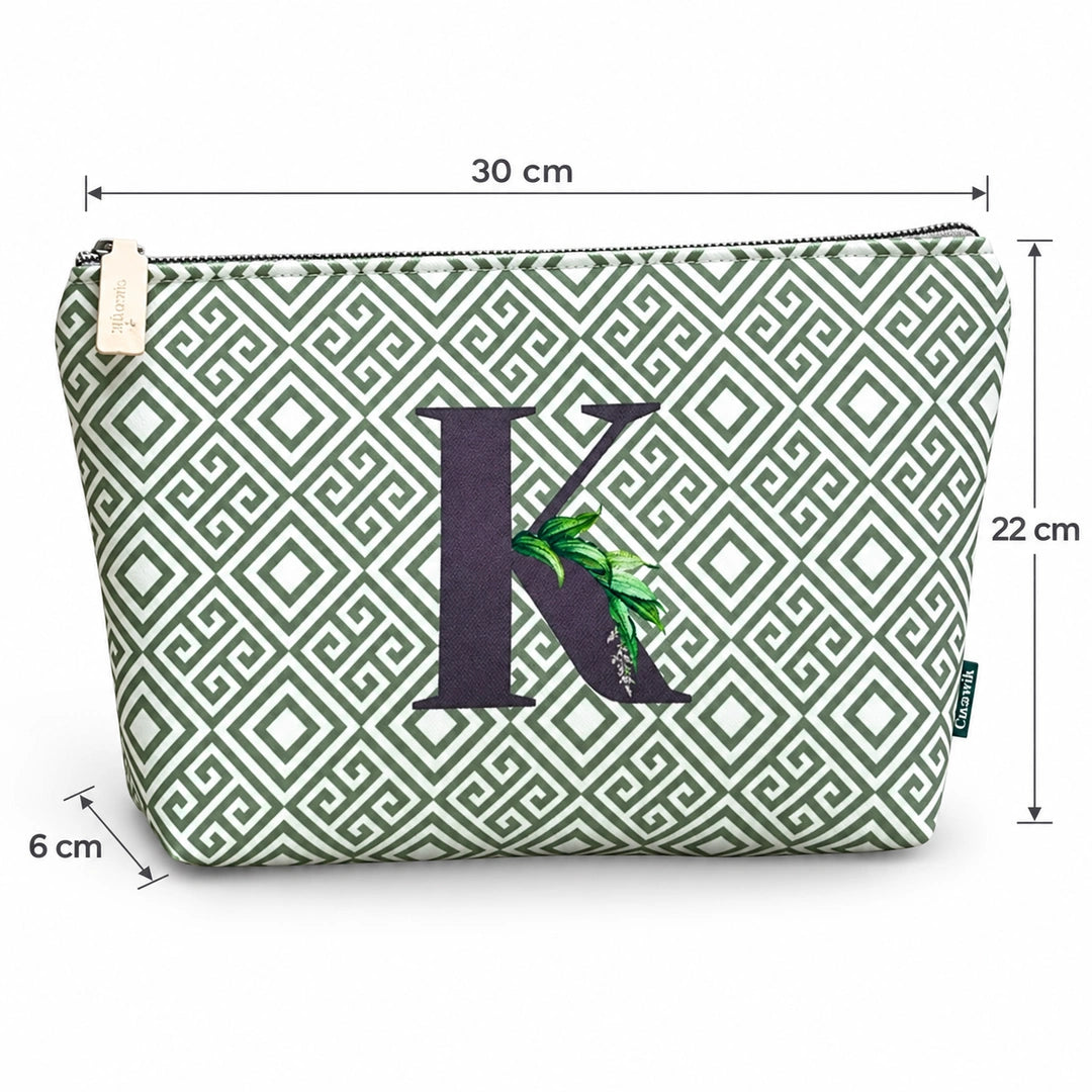 Bolsa Guta verde letra K — medidas 30 × 22 × 6 cm