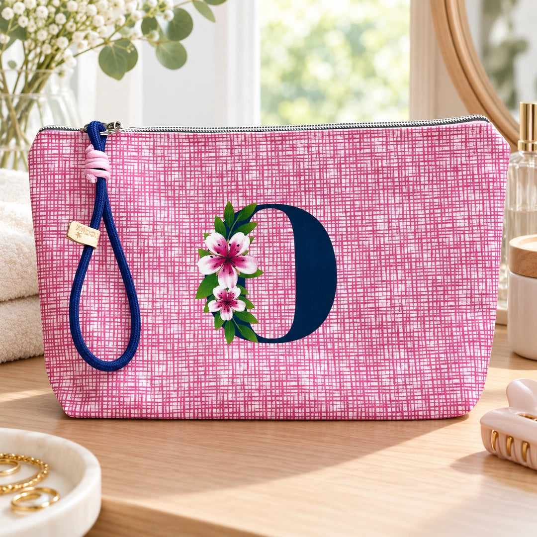 Bolsa Vera rosa letra O — num toucador