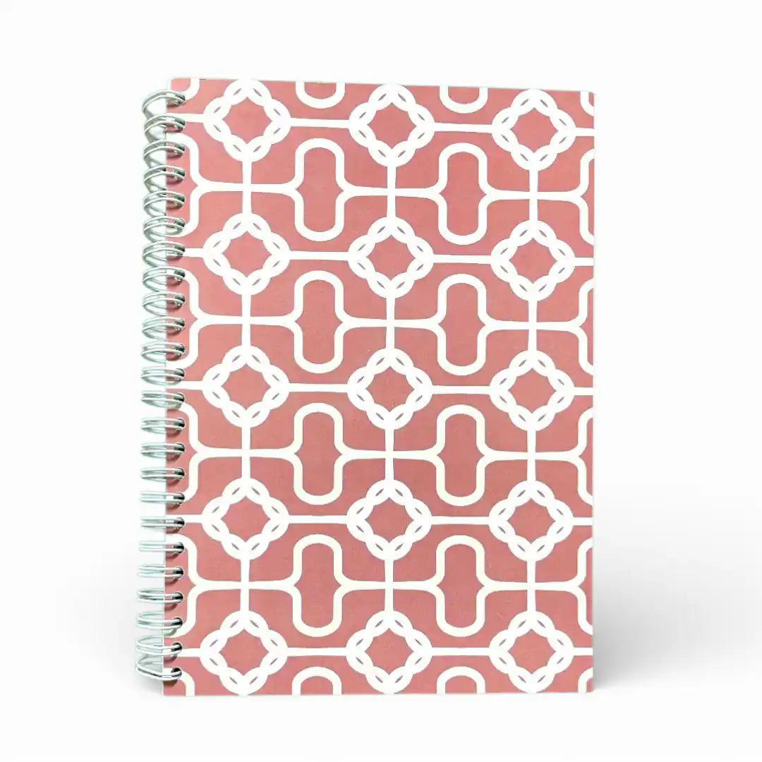 Caderno A5 Pautado com Argolas Metálicas Nós Corda Salmão Branco Rosa | Cucawik