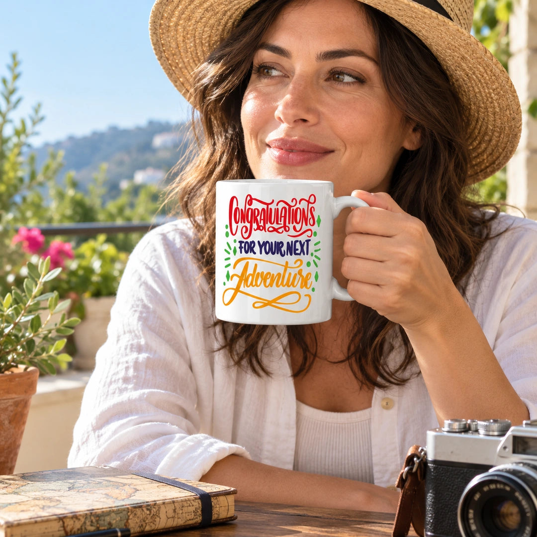 Caneca de Cerâmica com Frase "Congratulations on Your Next Adventure" em utilização | Cucawik