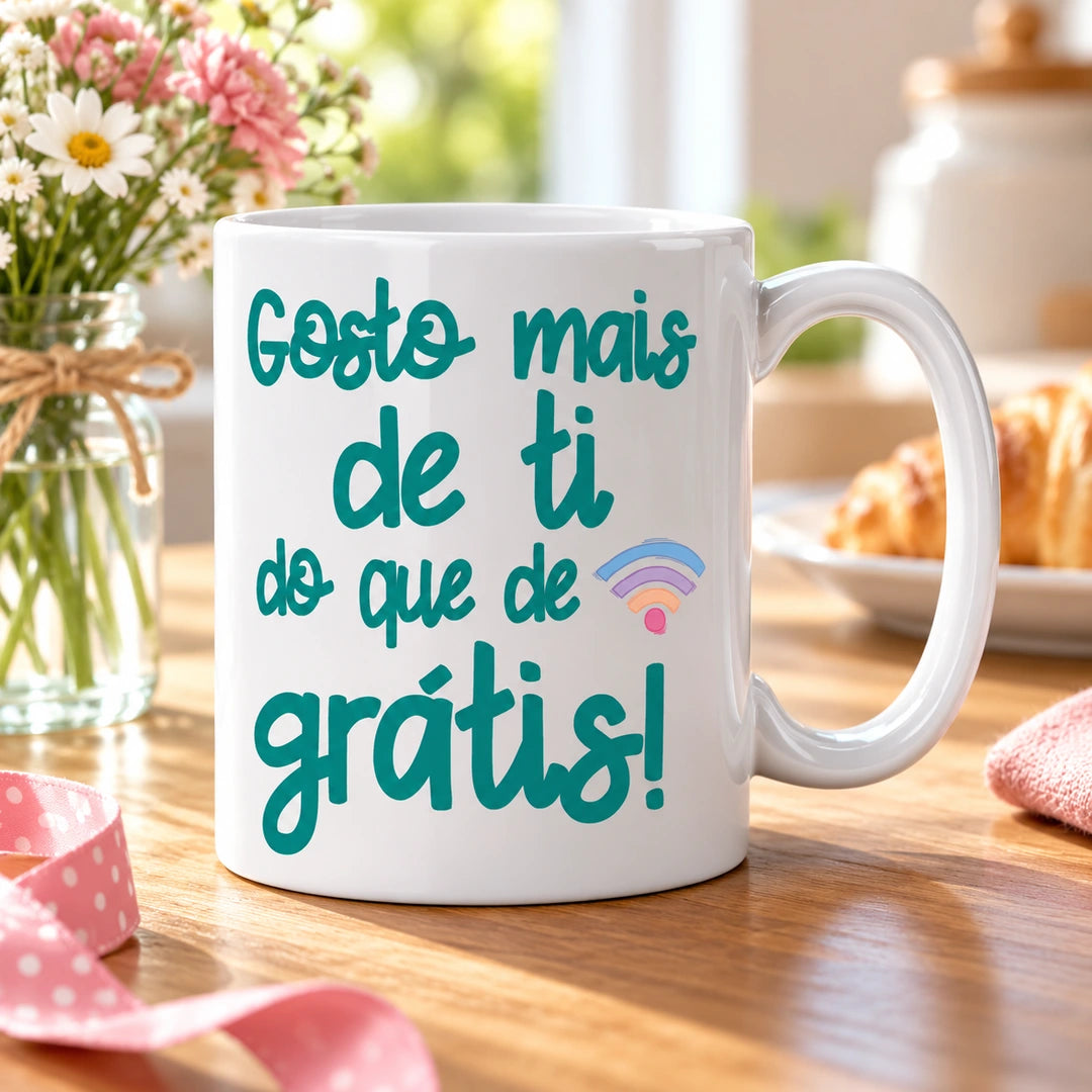 Caneca de Cerâmica com Frase "Gosto Mais de Ti do que de Wi-Fi Grátis!" em ambiente lifestyle | Cucawik