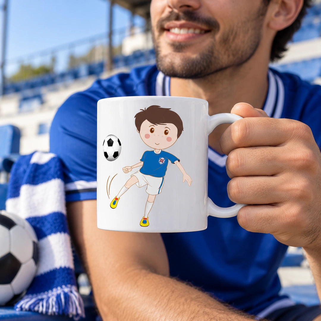 Caneca de Cerâmica Jogador de Futebol do Belenenses em utilização | Cucawik