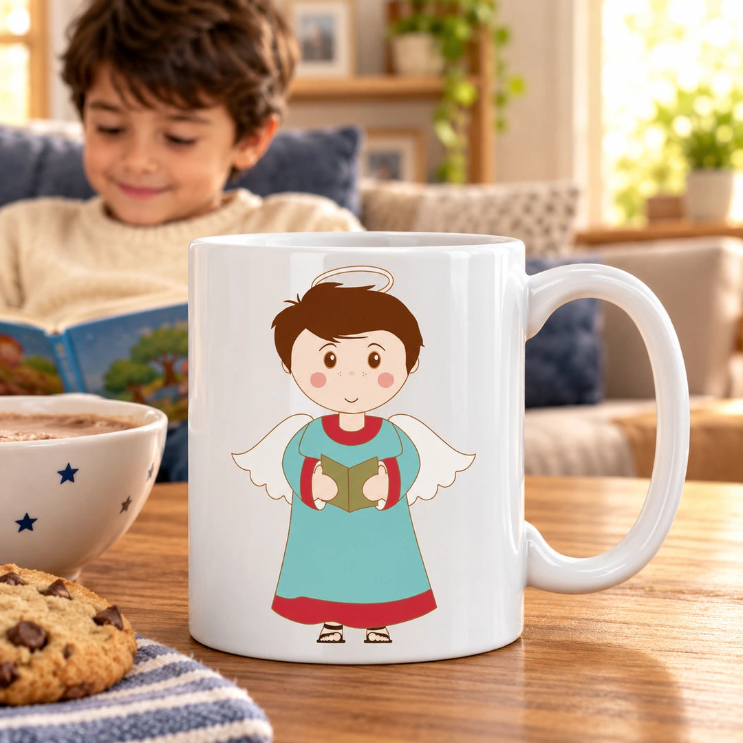 Caneca de Cerâmica Anjo Moreno Menino em ambiente lifestyle | Cucawik