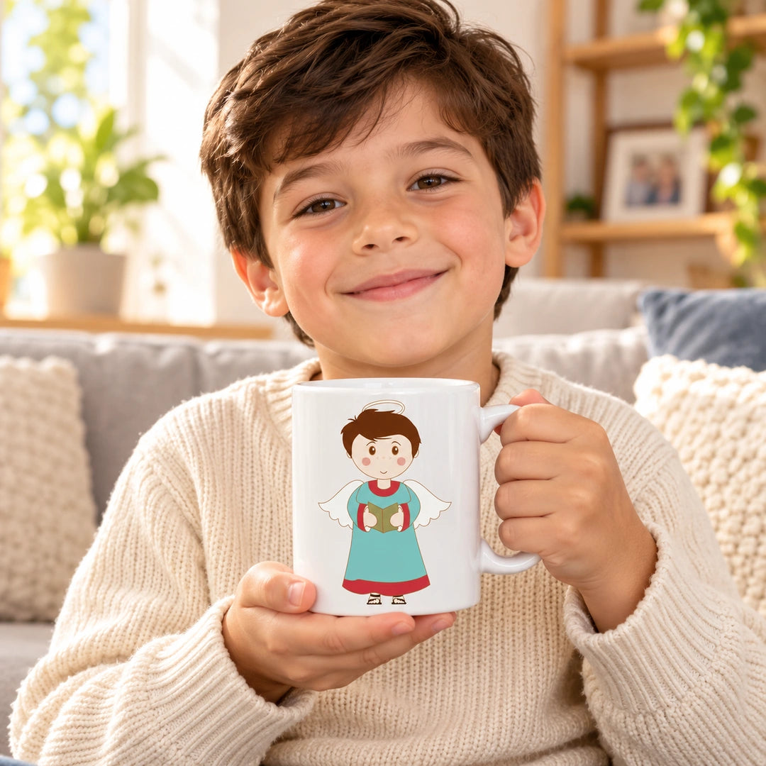 Caneca de Cerâmica Anjo Moreno Menino em utilização | Cucawik