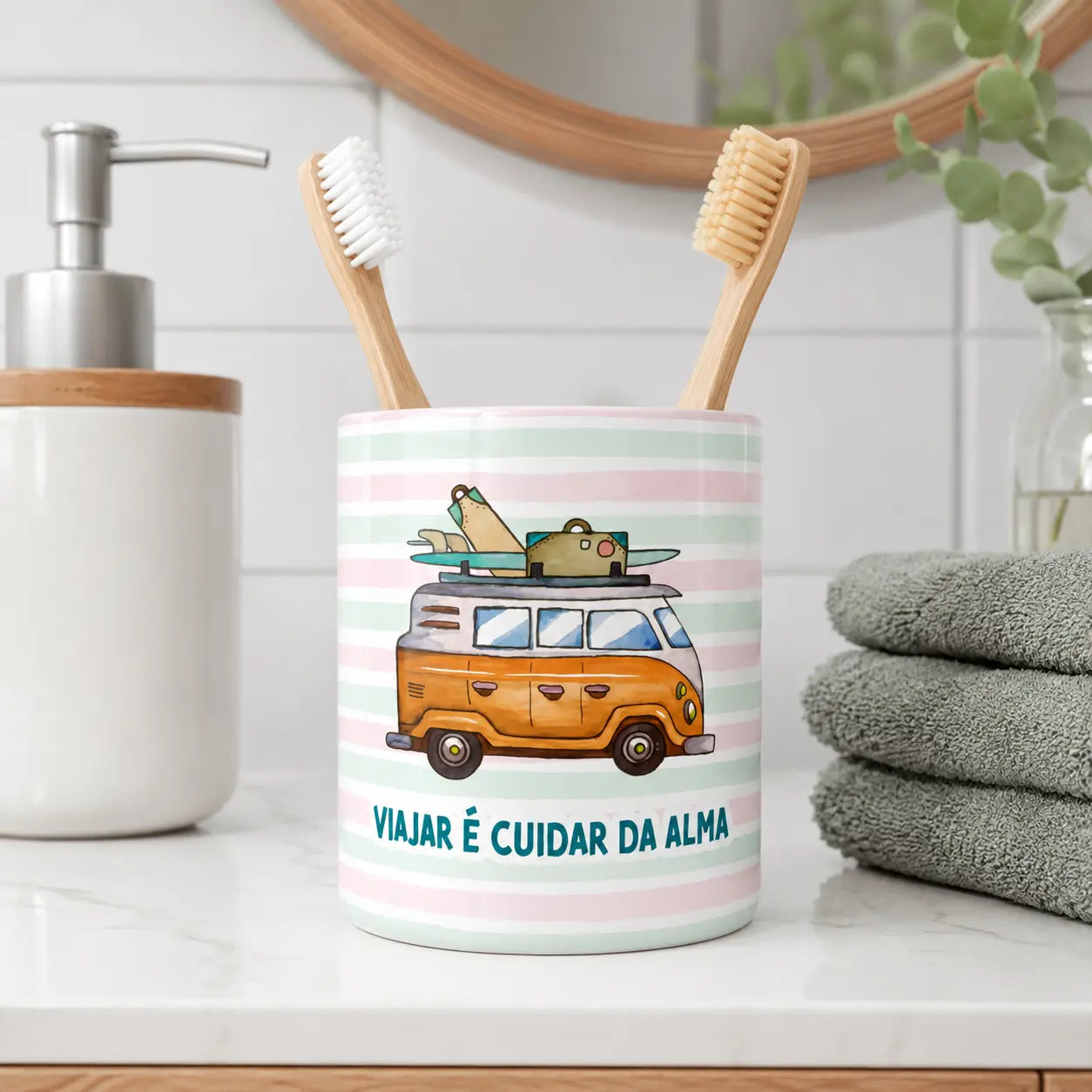 Copo de Cerâmica com Mensagem Inspiradora "Viajar é Cuidar da Alma" | Cucawik