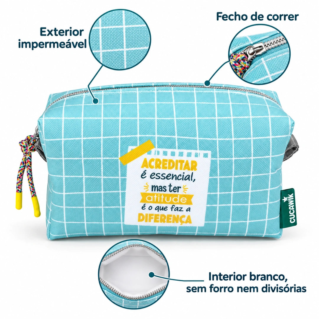 Necessaire Médio Impermeável Eden "Acreditar É Essencial Mas Ter Atitude Faz A Diferença" — características e fecho em metal prateado