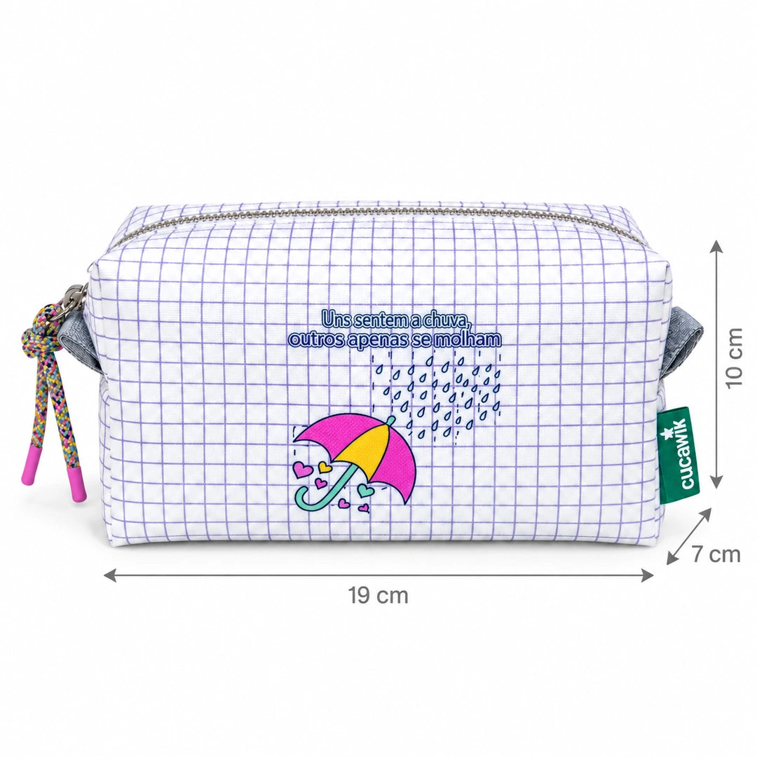 Necessaire Médio Impermeável Eden "Uns Sentem a Chuva, Outros Apenas se Molham" — com medidas
