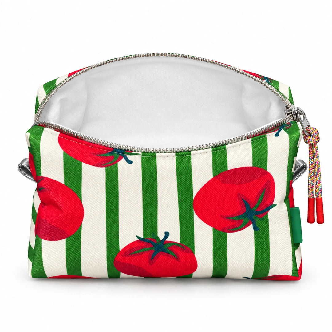 Necessaire Grande Impermeável Eden Tomates Fundo Riscas Verdes — aberta e vazia, interior branco sem forro nem divisórias
