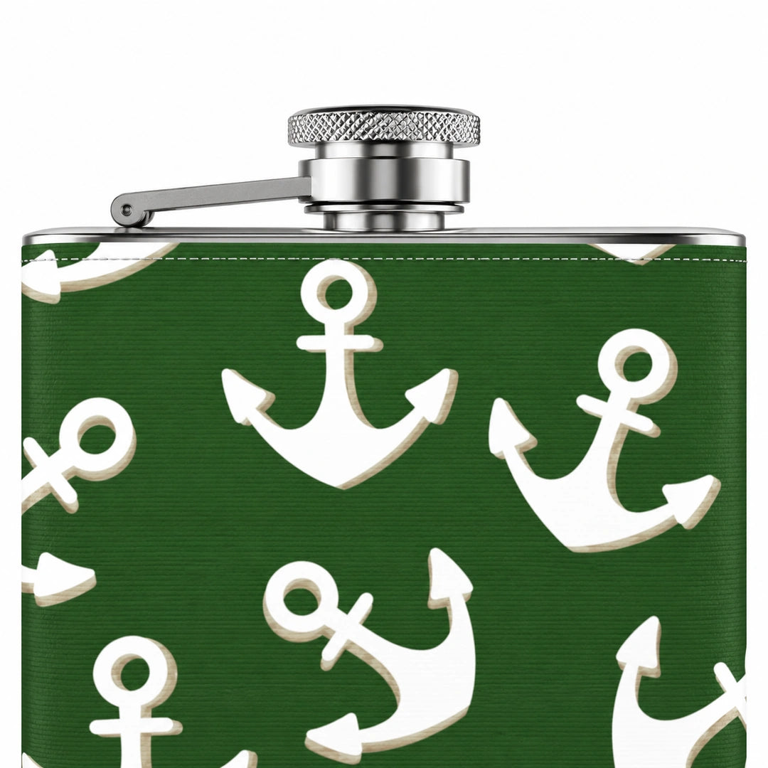 Garrafa de Bolso em Aço Inoxidável Mar e Âncoras Branco e Verde — detalhe do fecho metálico