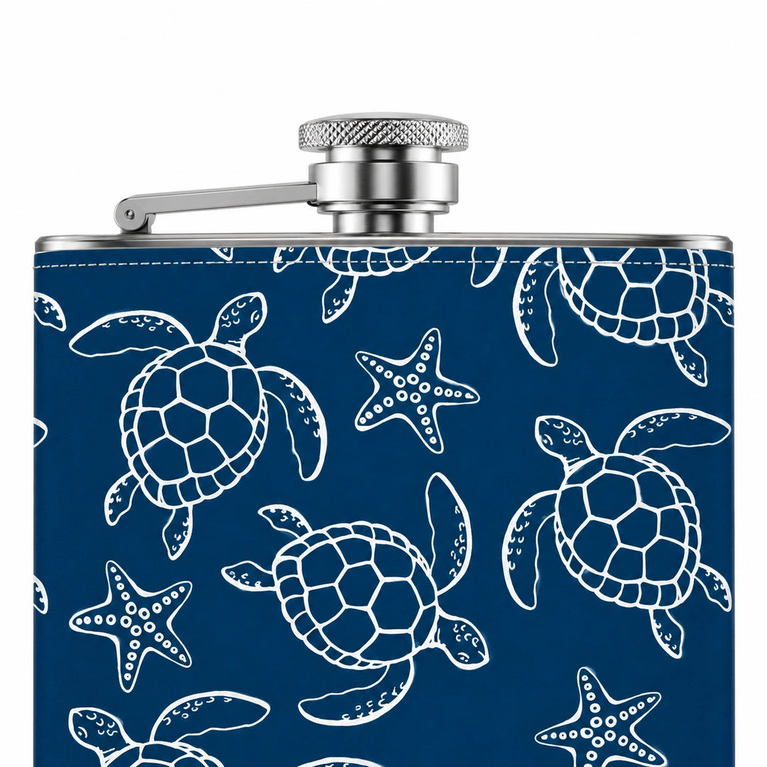 Garrafa de Bolso em Aço Inoxidável Tartarugas Marinhas Azul — detalhe do fecho metálico