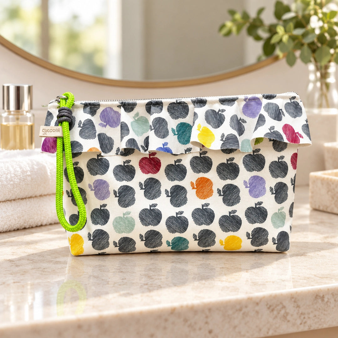 Bolsa Maggy Maçãs Coloridas fechada num toucador luminoso, Cucawik