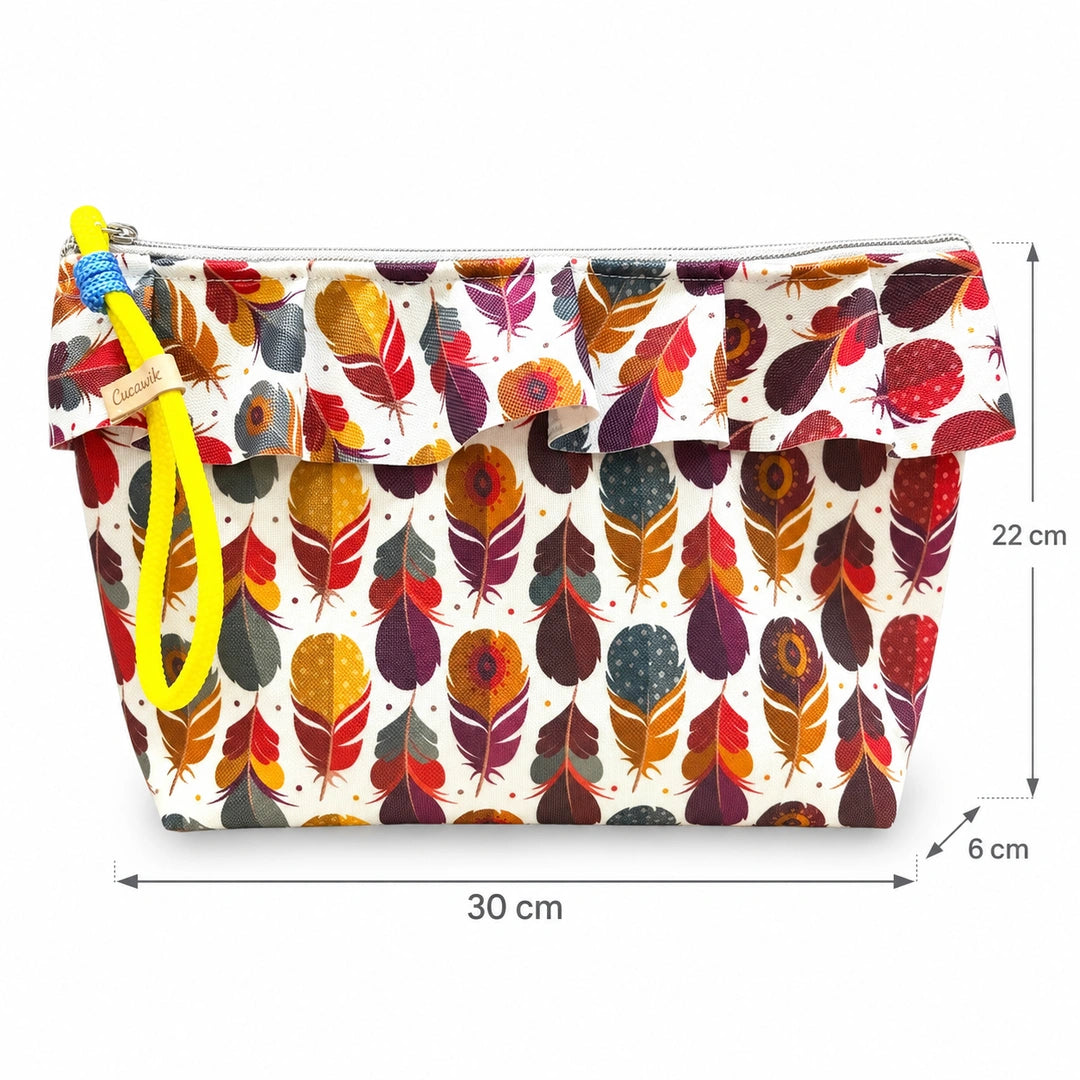 Necessaire Grande Impermeável Maggy com Folho Penas Coloridas — com medidas 30 × 22 × 6 cm